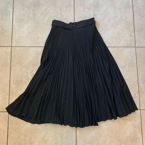 Black pleated midi/maxi skirt with belt
